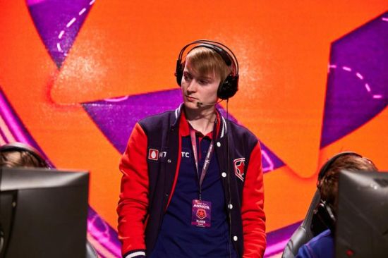 问道手游大神齐聚装备比拼，掌上问道科举开考提醒